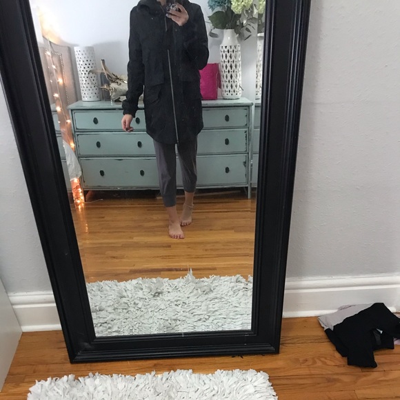 Lulu Lemon jacket size medium - Picture 4 of 4